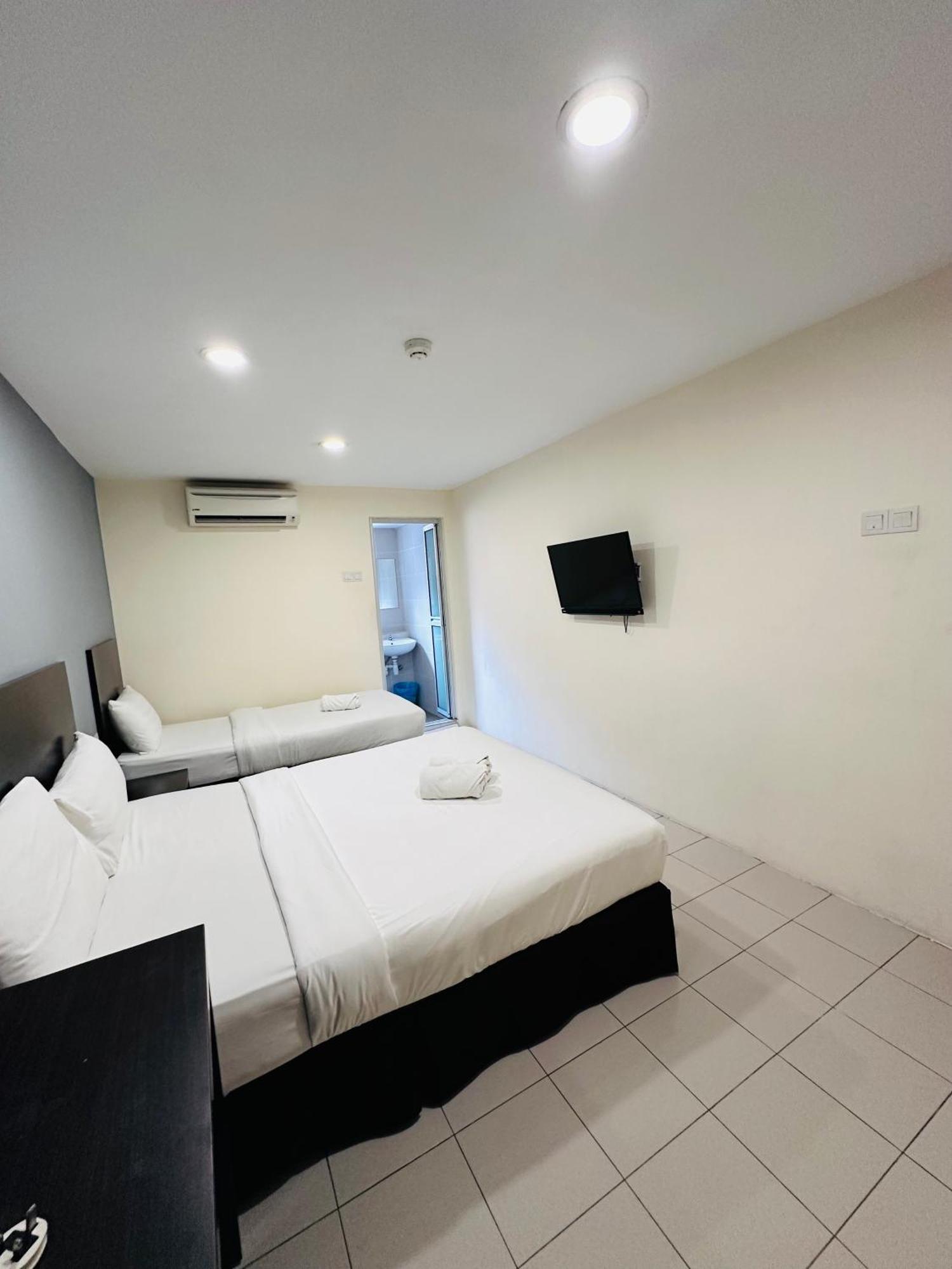 Your Hotel Klang Exterior foto
